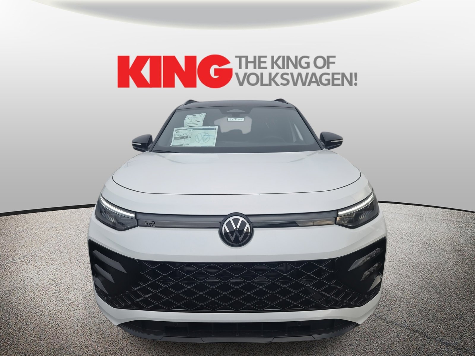 New 2026 Volkswagen Tiguan SE R-Line image 9