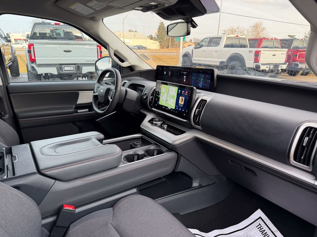 Used 2025 Ford Expedition Active image 24