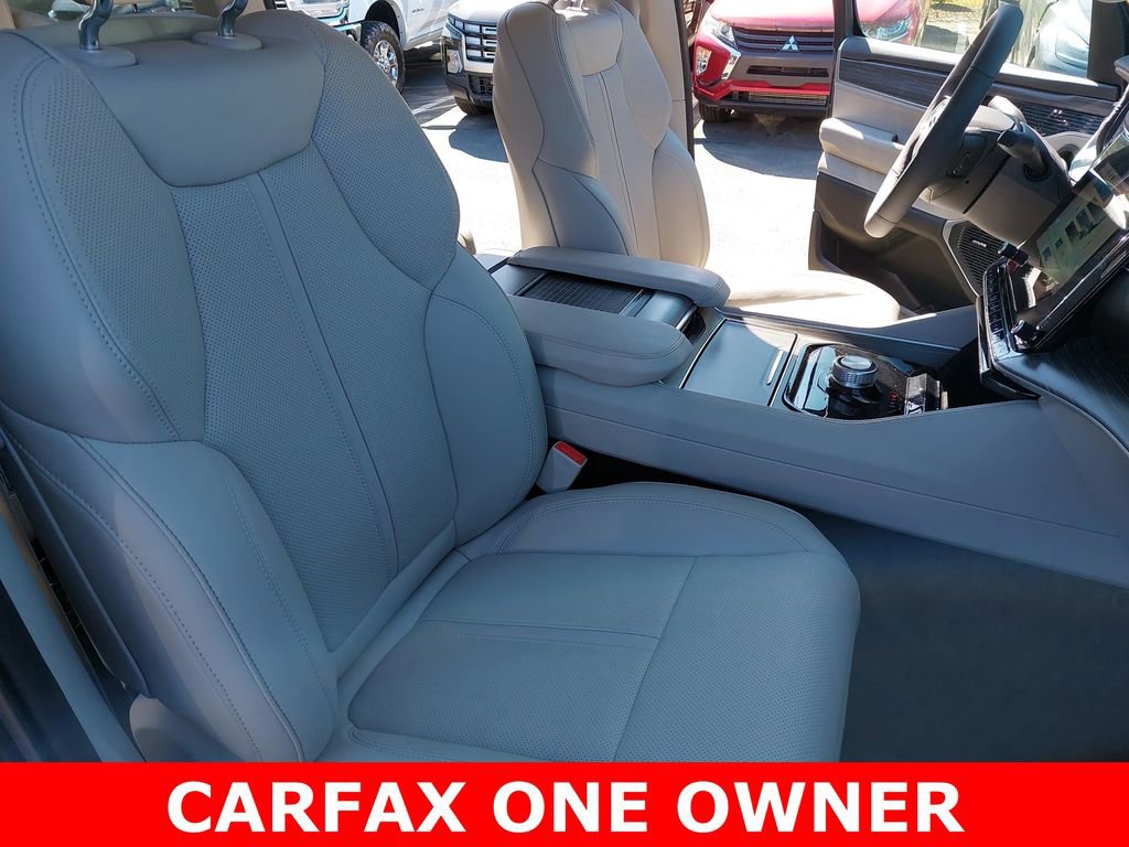 Used 2023 Jeep Wagoneer Series III w/ Preferred Equipment Group image 10