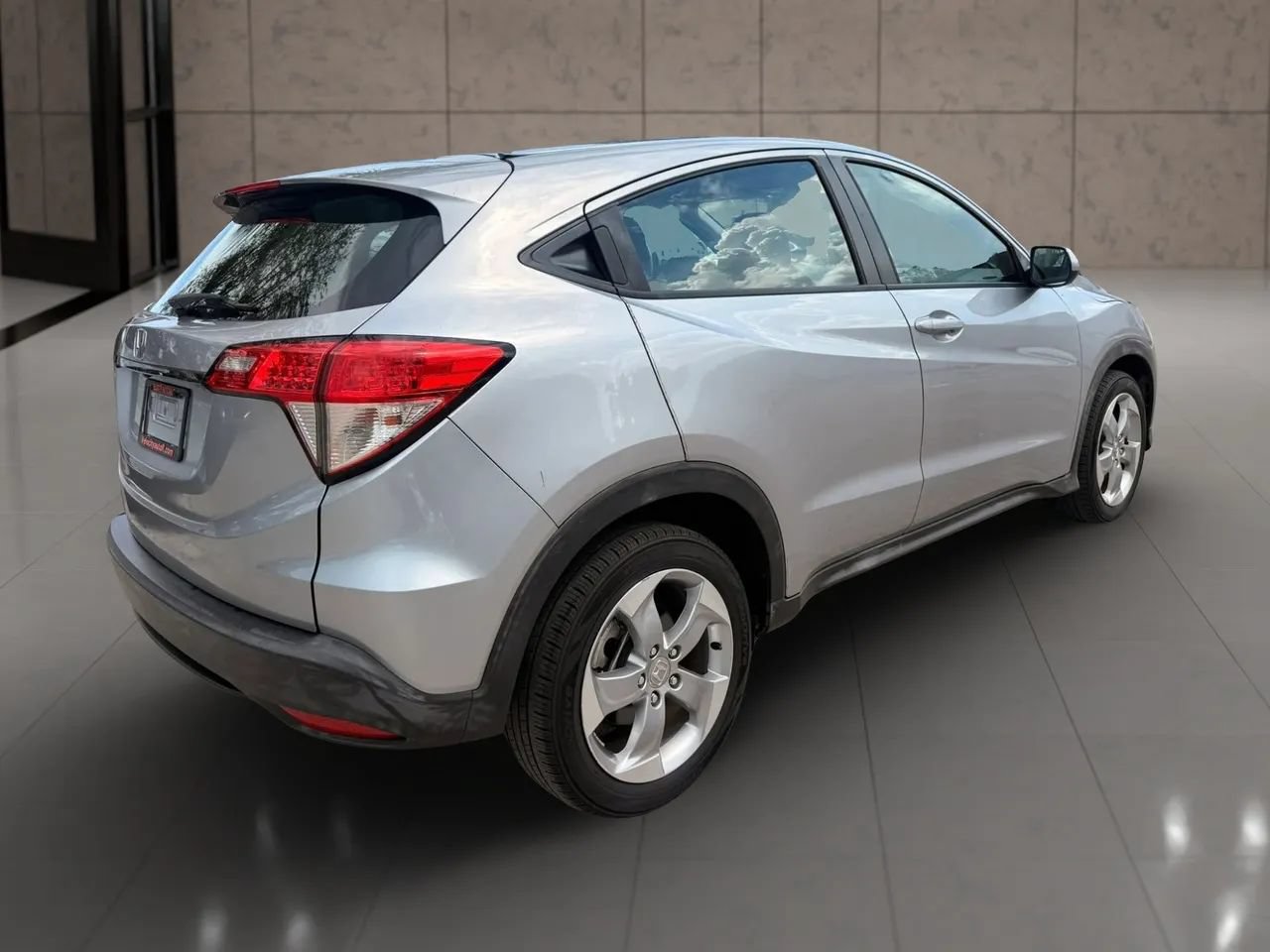 Used 2019 Honda HR-V LX image 4