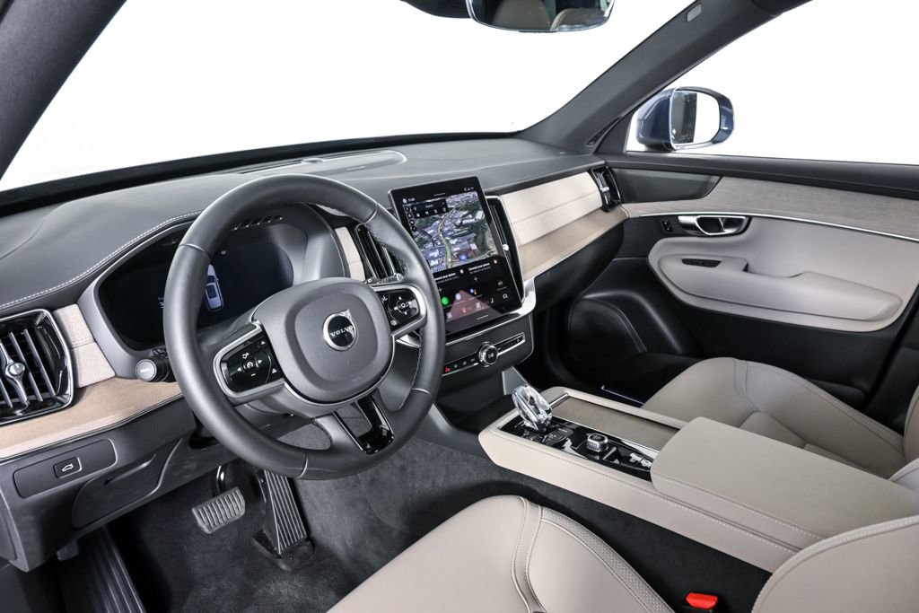 Certified 2026 Volvo XC90 B6 Plus w/ Protection Package Premier AWD/4WD image 6
