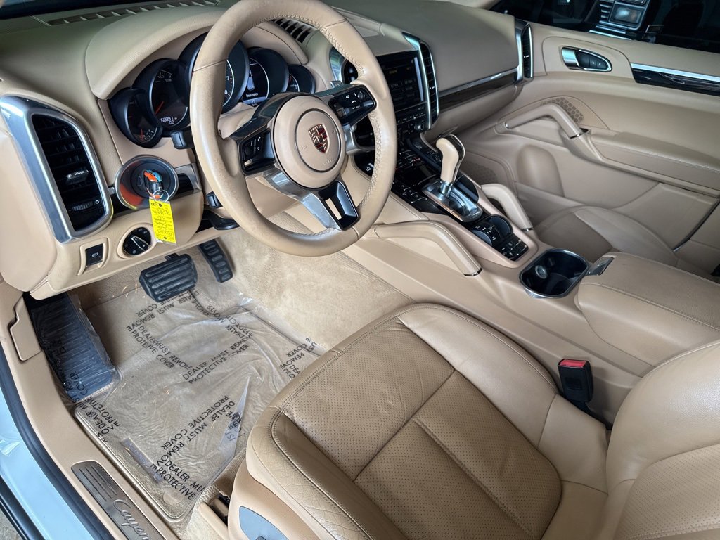 Used 2016 Porsche Cayenne image 30