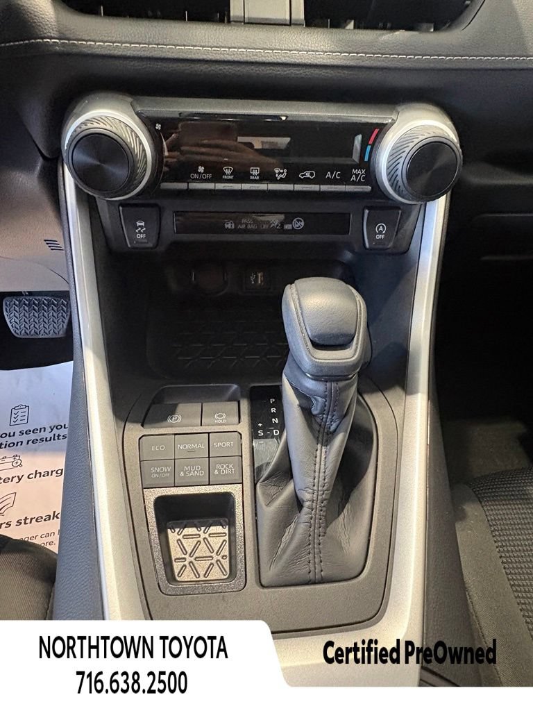 Used 2023 Toyota RAV4 LE AWD/4WD image 25