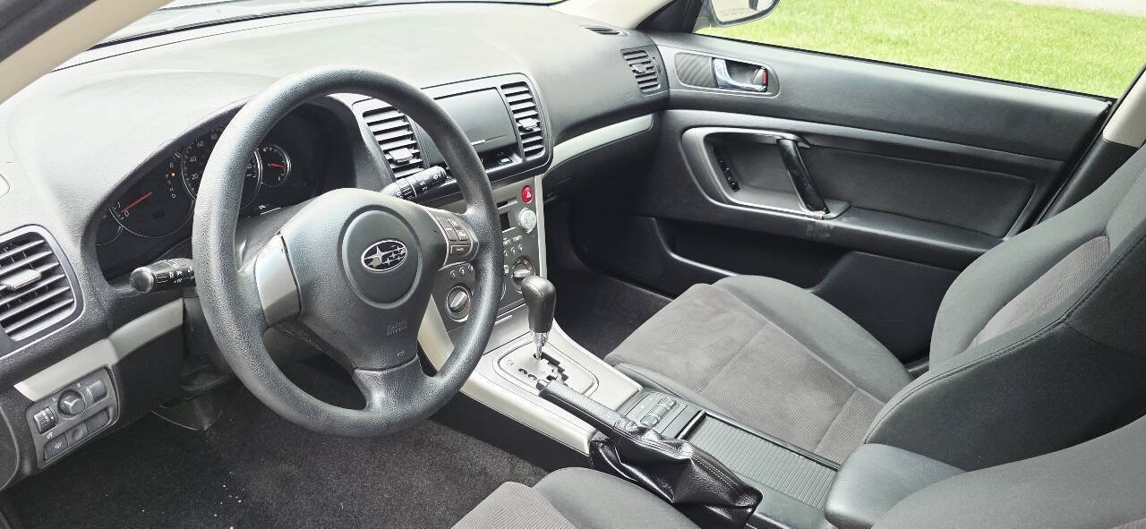 Used 2008 Subaru Outback 2.5i L.L. Bean AWD/4WD image 9