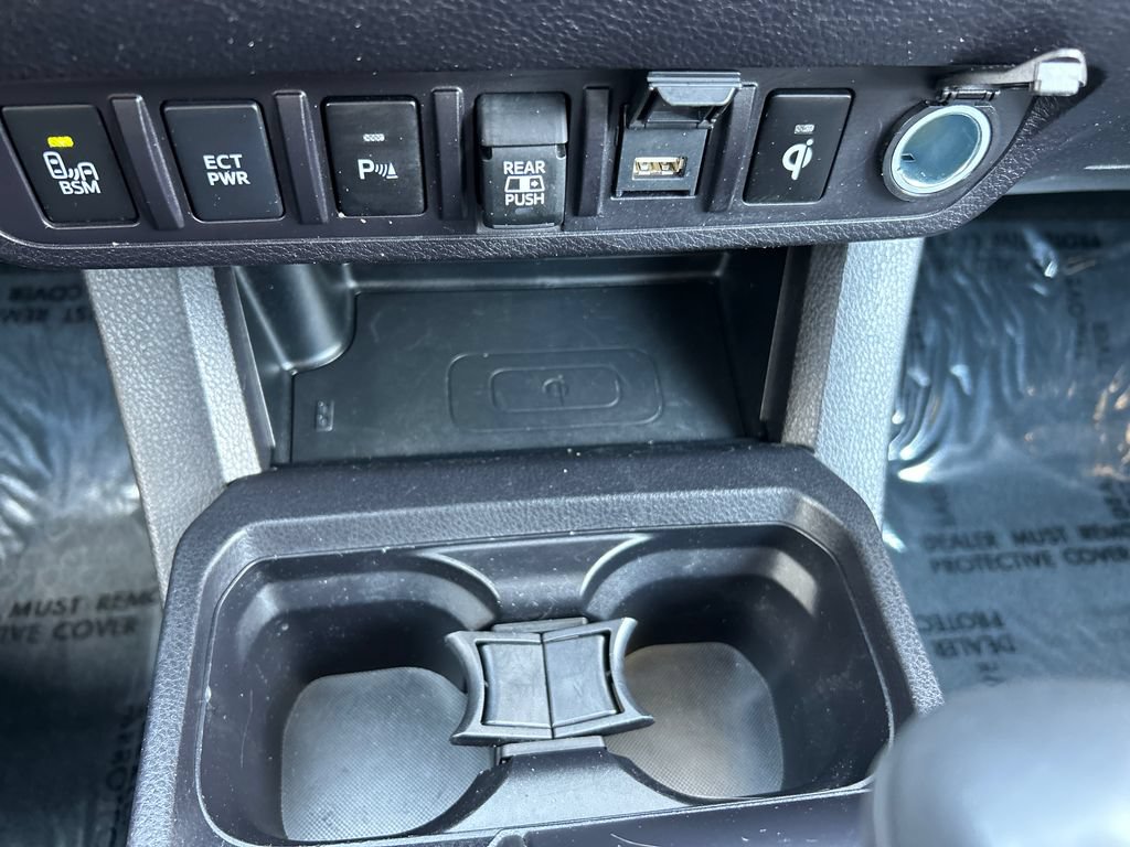 Used 2023 Toyota Tacoma TRD Off-Road w/ Technology Package AWD/4WD image 13