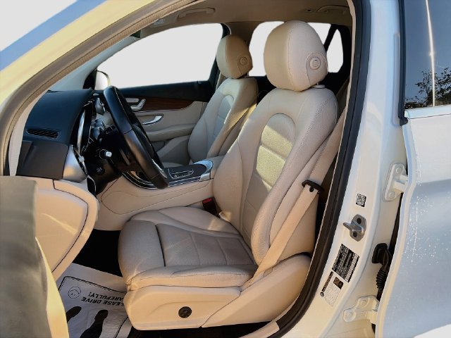 Used 2022 Mercedes-Benz GLC 300 4MATIC image 21