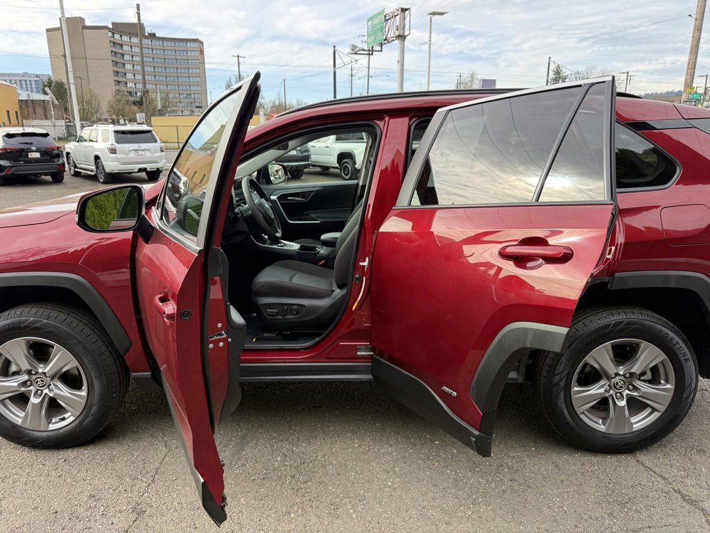 Certified 2025 Toyota RAV4 XLE image 18