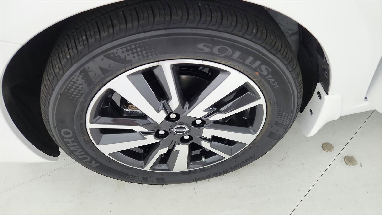 New 2025 Nissan Versa SV w/ Trunk Package image 33