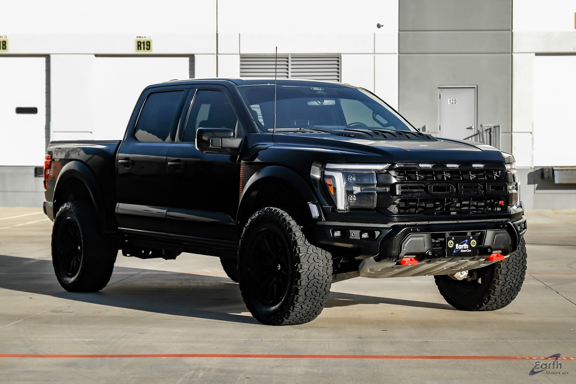 Used 2025 Ford F150 Raptor w/ Equipment Group 803A Raptor R AWD/4WD image 19