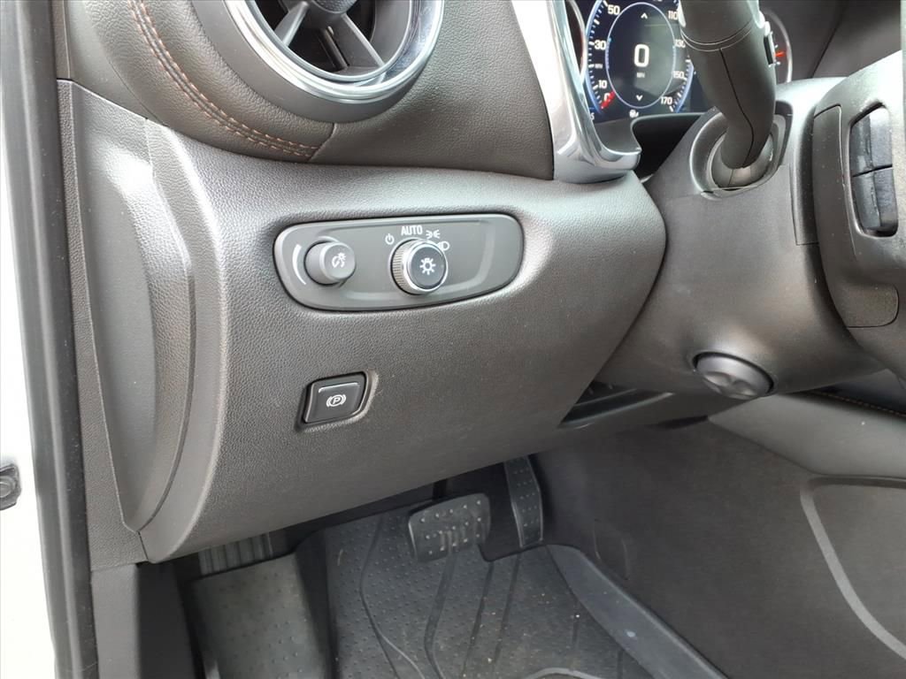 Used 2019 Chevrolet Blazer Premier w/ Sun and Wheels Package image 18