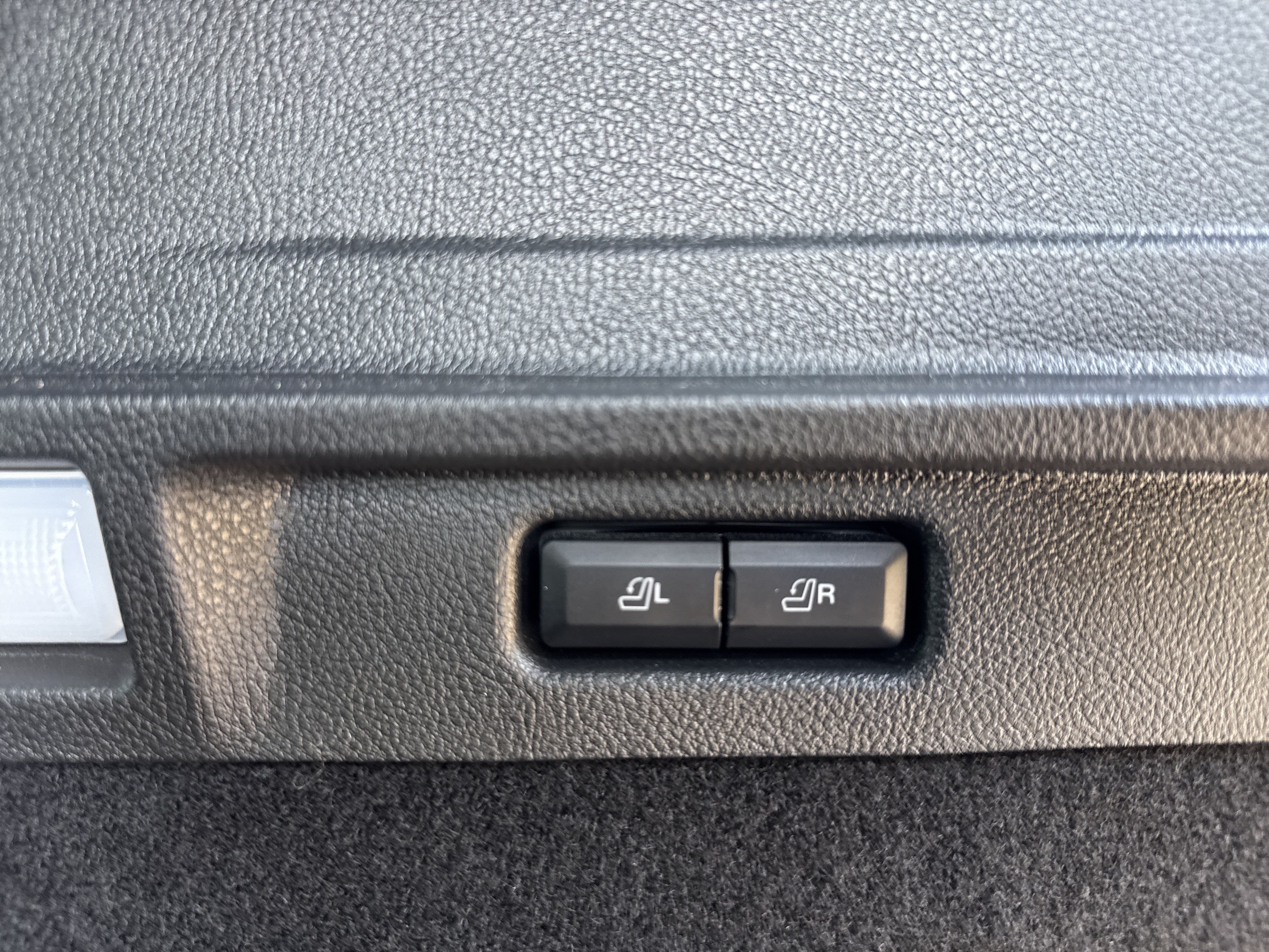 Used 2023 Lincoln Corsair Reserve w/ Equipment Group 201A FWD image 37