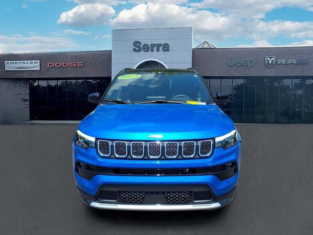 Used 2023 Jeep Compass Limited w/ Elite Group AWD/4WD image 2