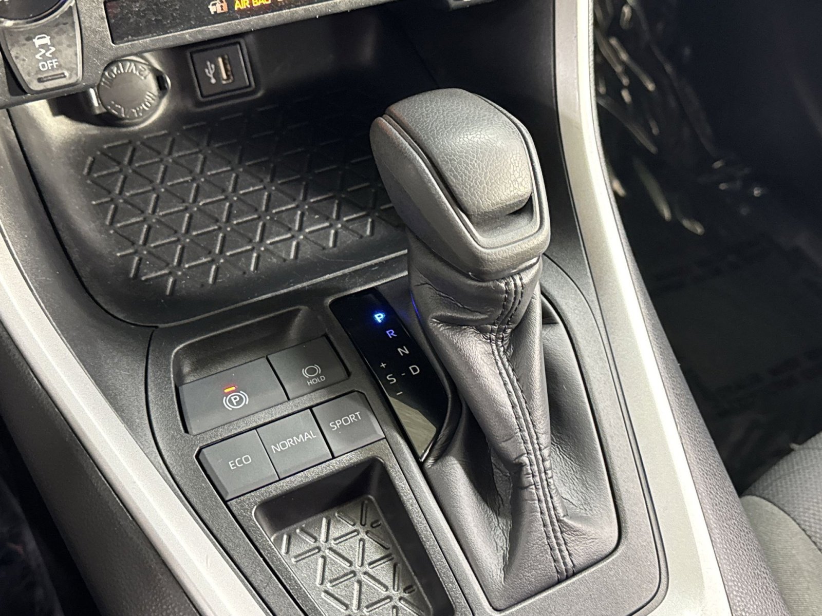 Used 2024 Toyota RAV4 XLE image 24