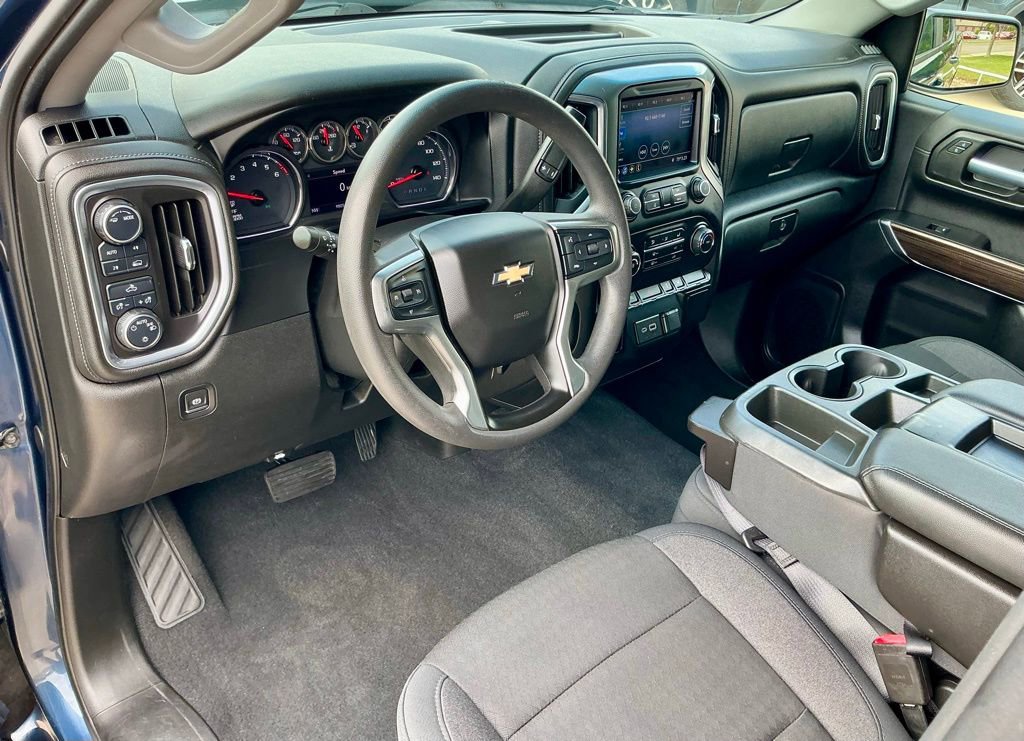 Used 2020 Chevrolet Silverado 1500 LT w/ LT Value Package AWD/4WD image 36