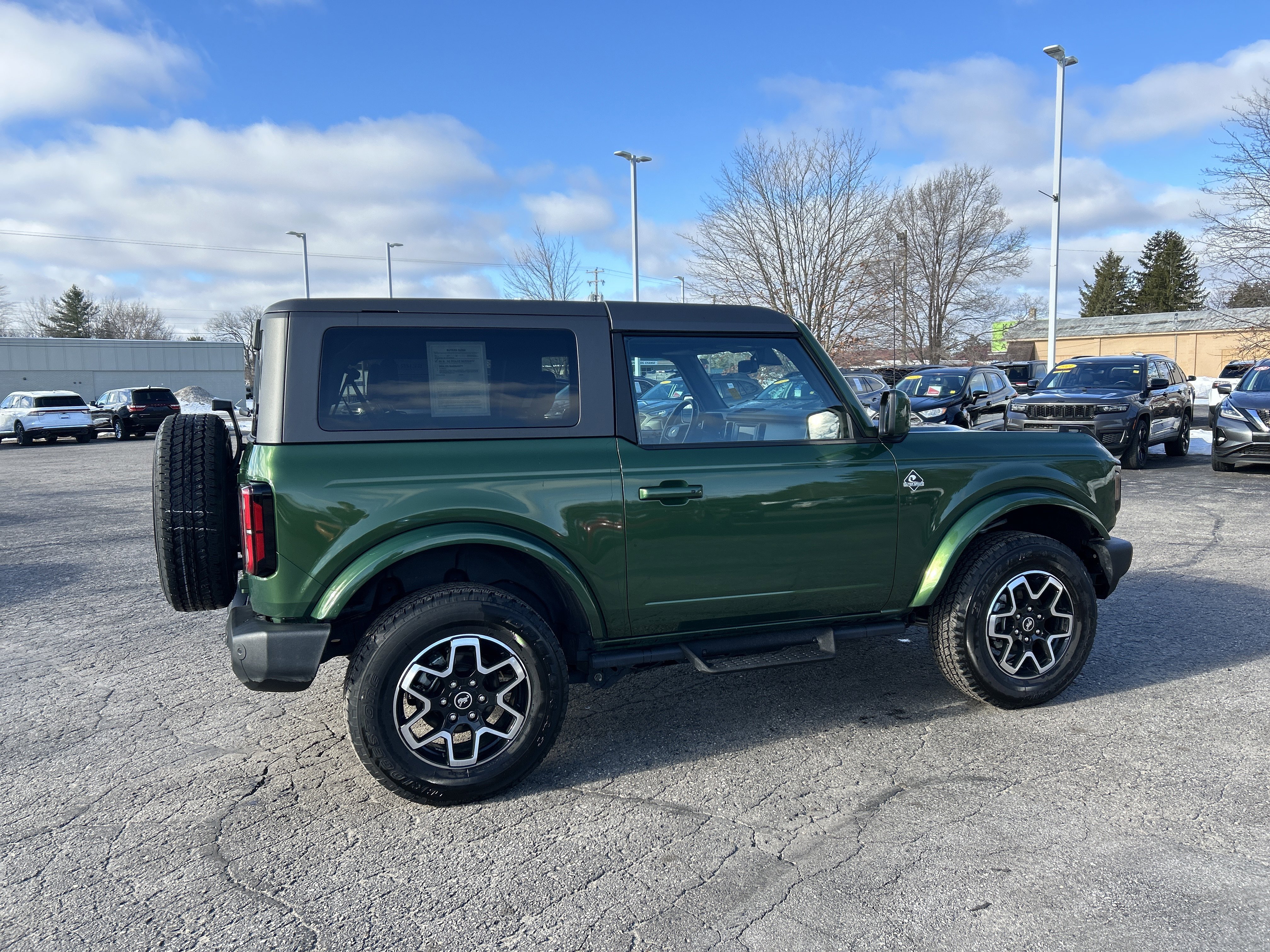 Used 2023 Ford Bronco Outer Banks image 3