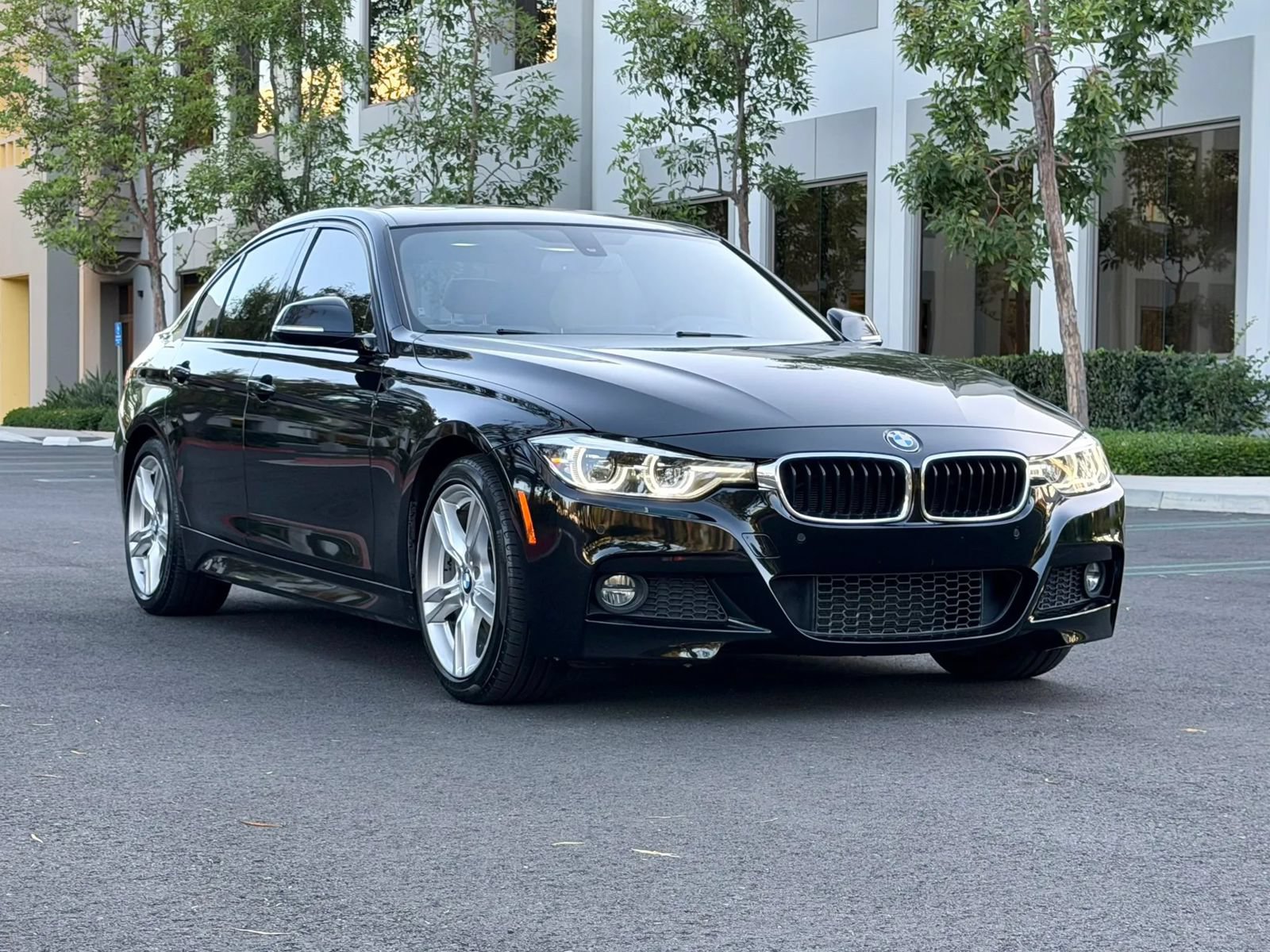 Used 2017 BMW 330i Sedan RWD image 2