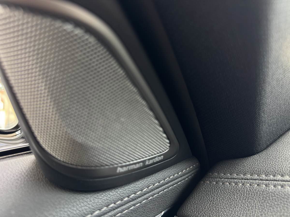 Used 2021 BMW 740i w/ M Sport Package image 26