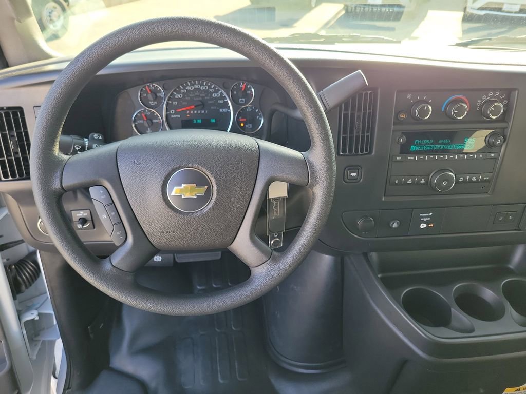 New 2026 Chevrolet Express 3500 Extended RWD image 4