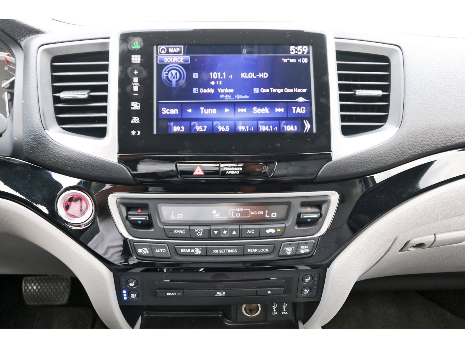 Used 2016 Honda Pilot Elite image 25