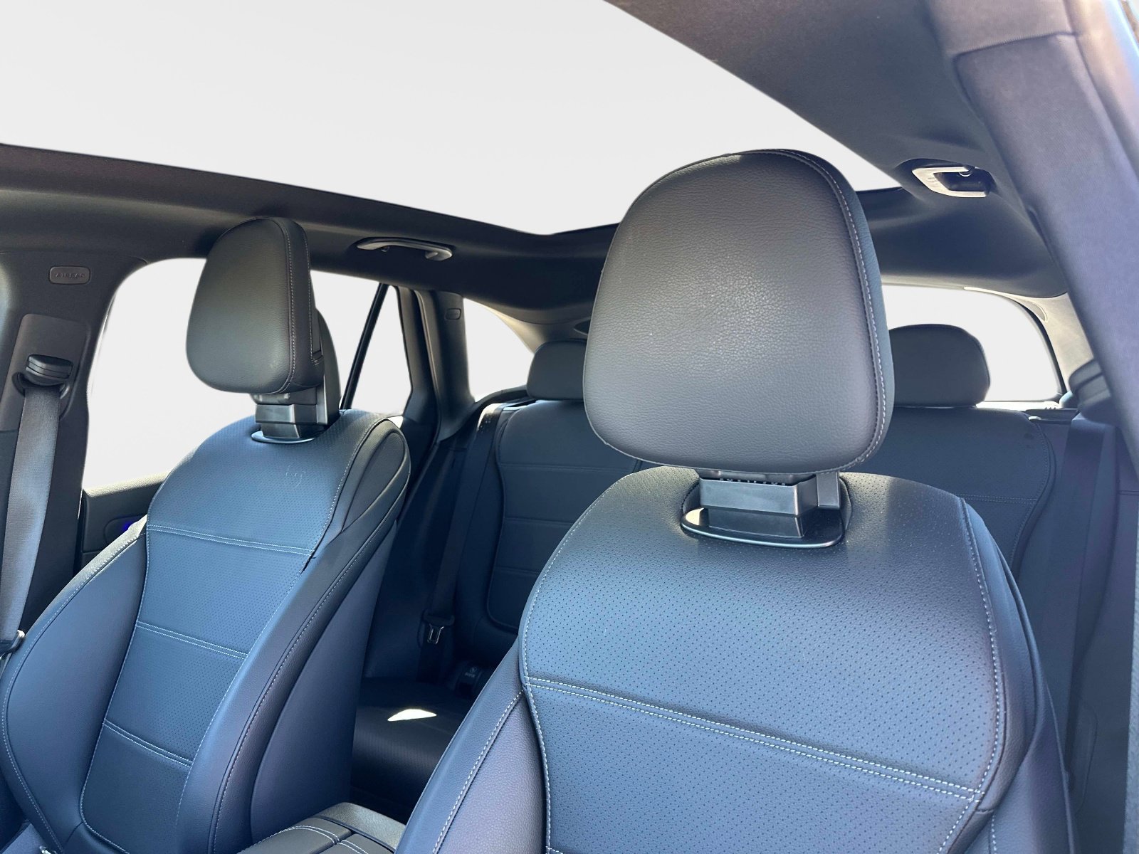 Used 2026 Mercedes-Benz GLC 300 image 19