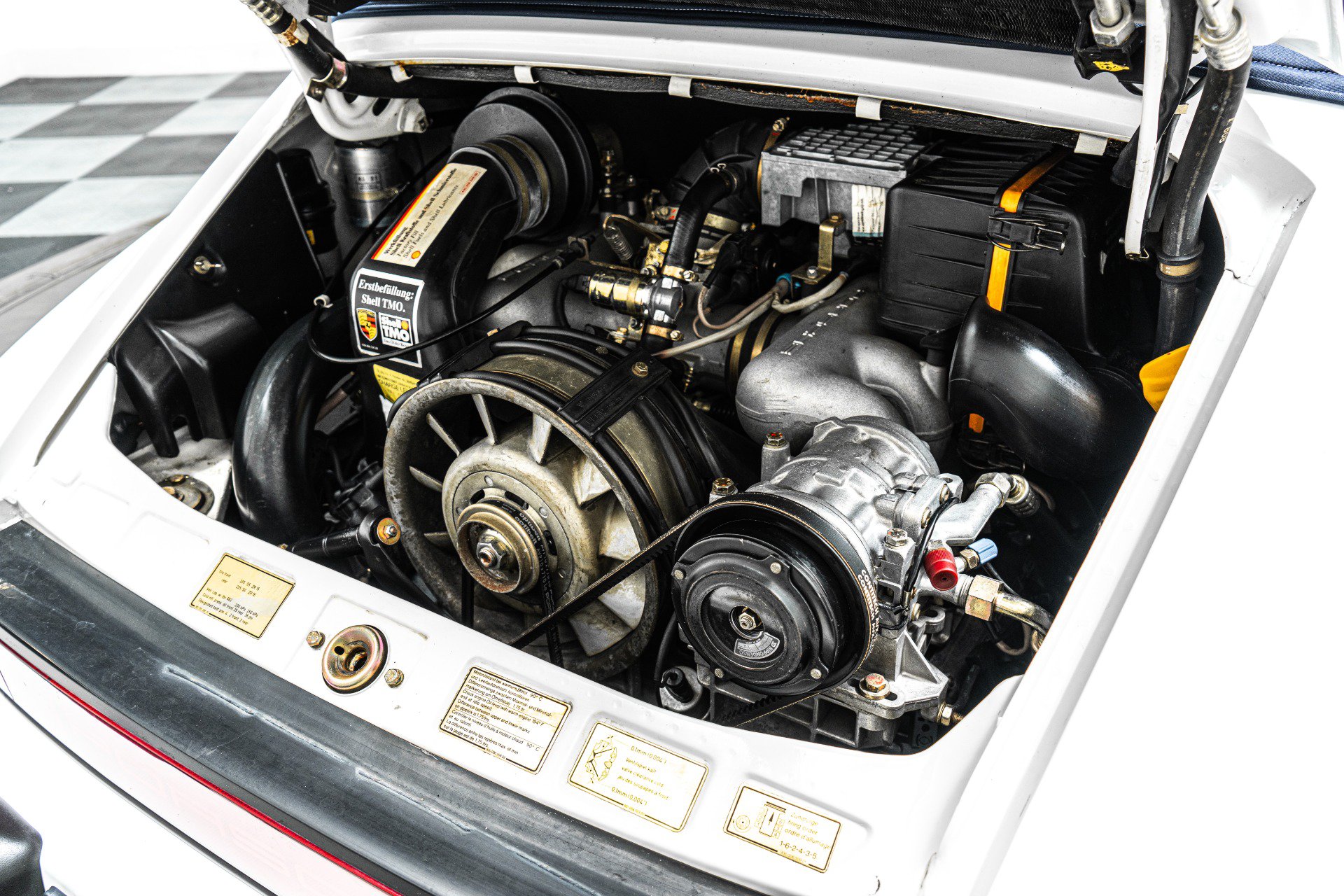 Used 1989 Porsche 911 Carrera RWD image 45