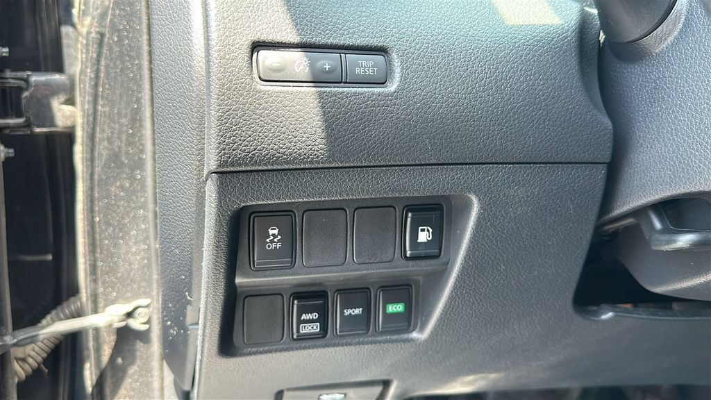 Used 2018 Nissan Rogue S AWD/4WD image 14