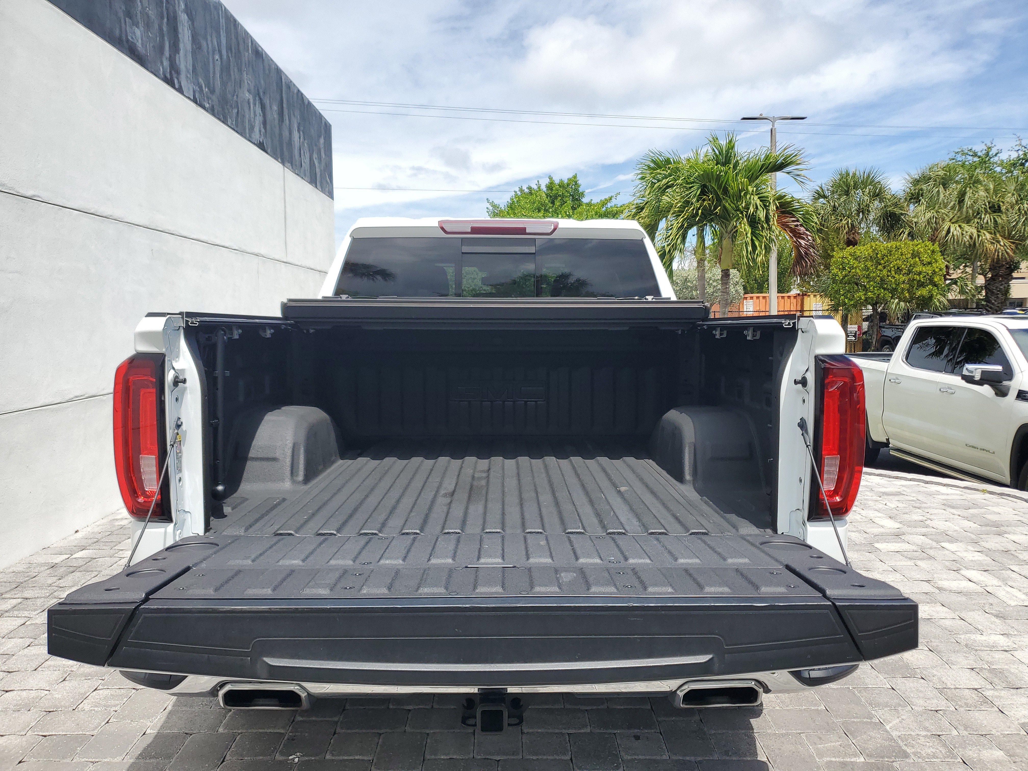 Certified 2023 GMC Sierra 1500 SLT w/ SLT Premium Package AWD/4WD image 10