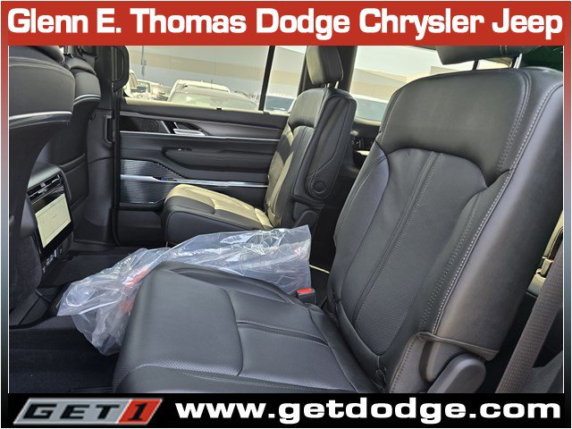 New 2026 Jeep Grand Wagoneer Summit AWD/4WD image 12