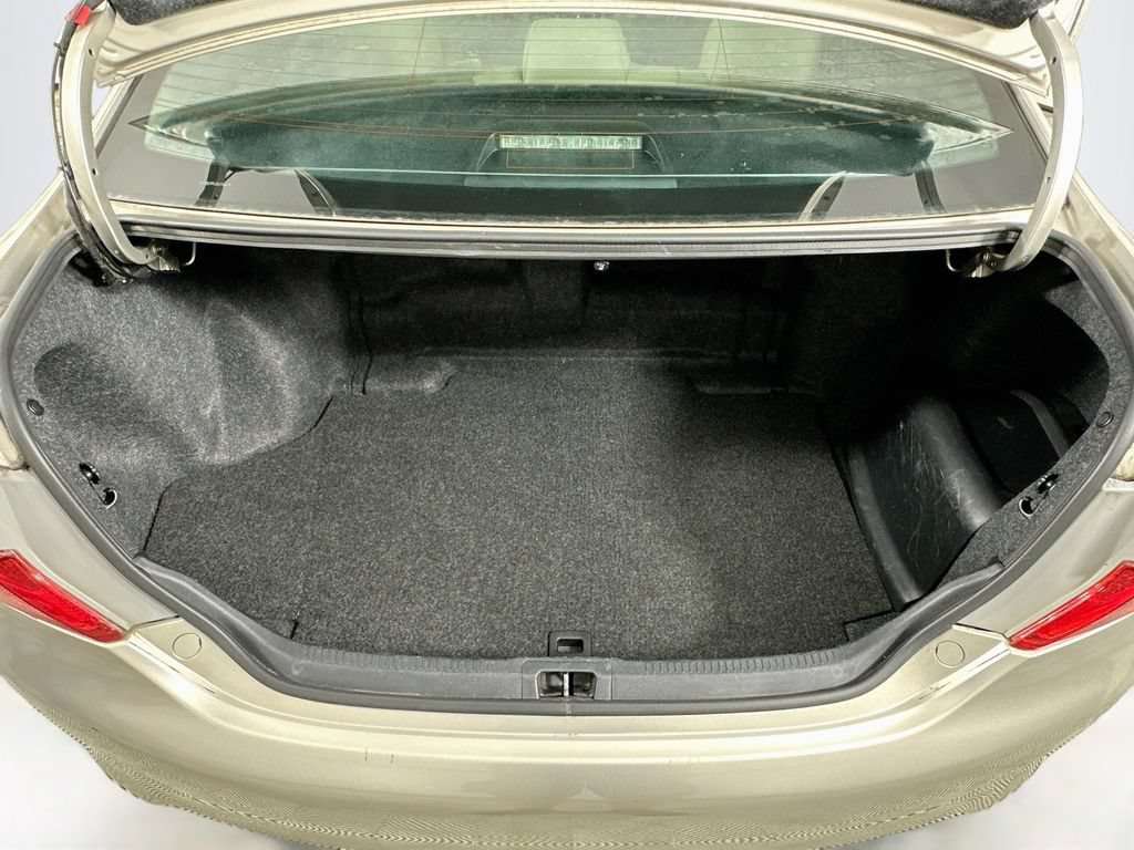 Used 2014 Toyota Camry XLE w/ Leather Package FWD image 32