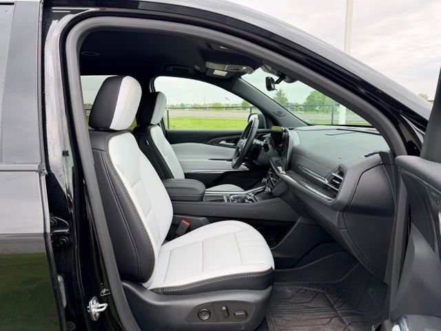 Certified 2025 Chevrolet Traverse High Country AWD/4WD image 11