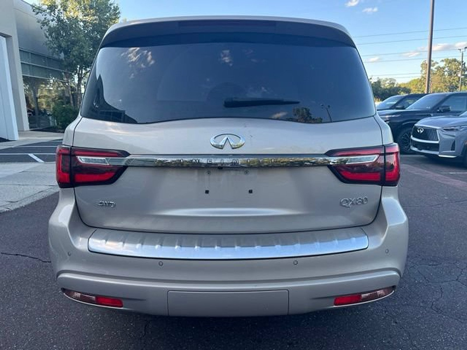 Certified 2024 INFINITI QX80 Premium Select w/ Cargo Package AWD/4WD image 4
