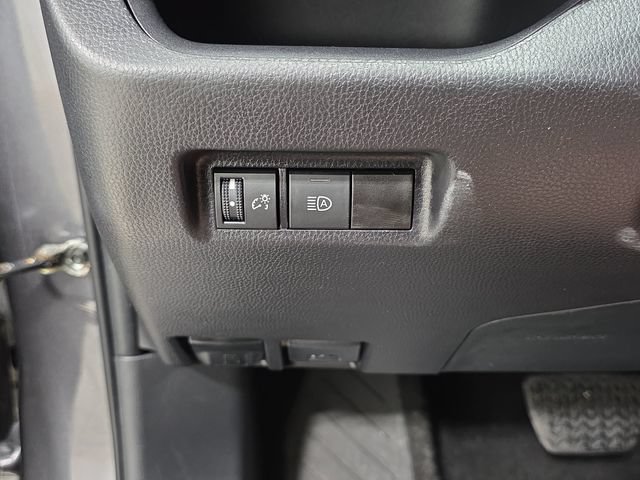 Certified 2025 Toyota RAV4 XLE FWD image 23