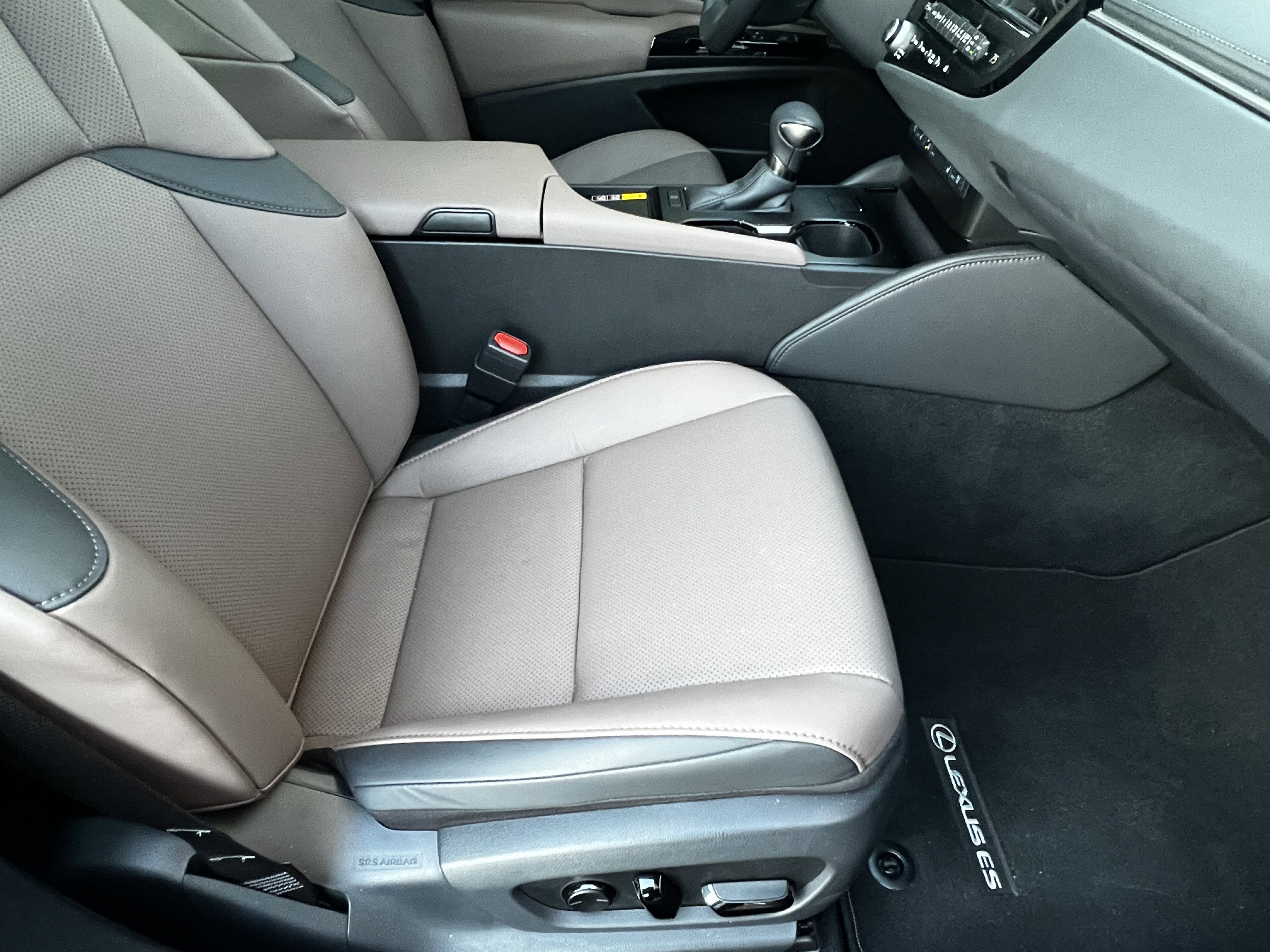 Used 2024 Lexus ES 350 w/ Premium Package image 44