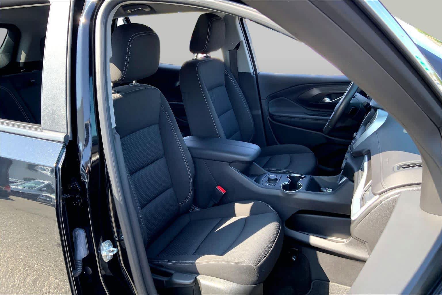 Used 2023 GMC Terrain SLE w/ Driver Convenience Package AWD/4WD image 8
