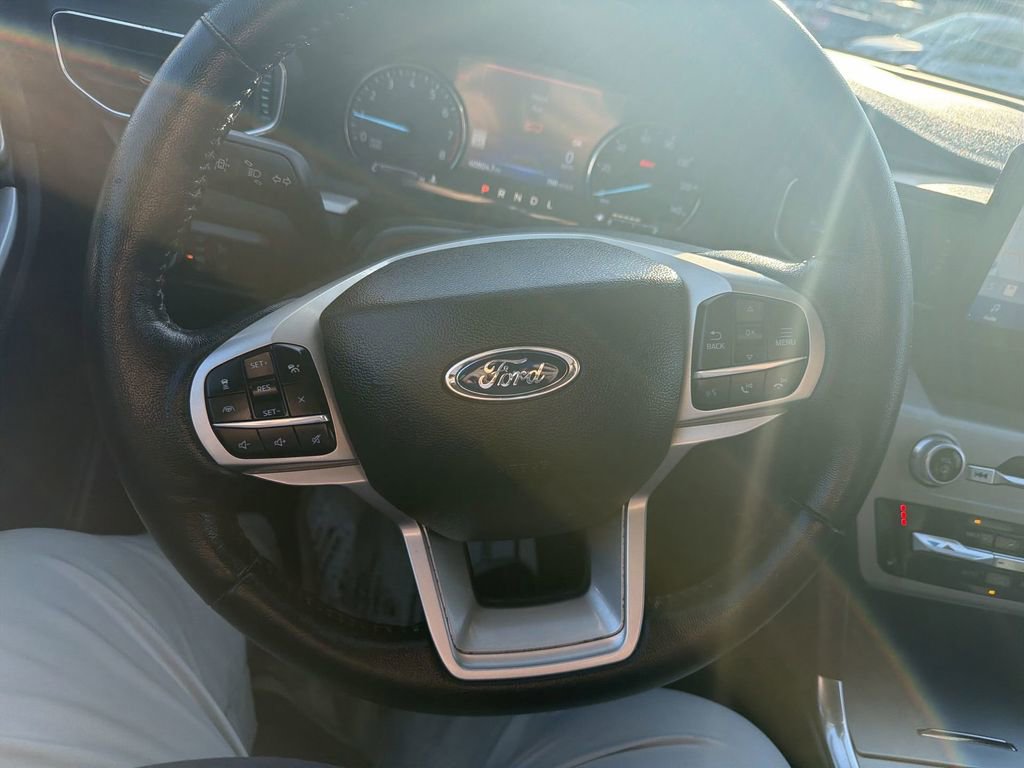 Used 2022 Ford Explorer XLT w/ Equipment Group 202A image 14