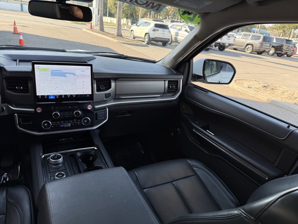 Used 2024 Ford Expedition Max XLT image 35