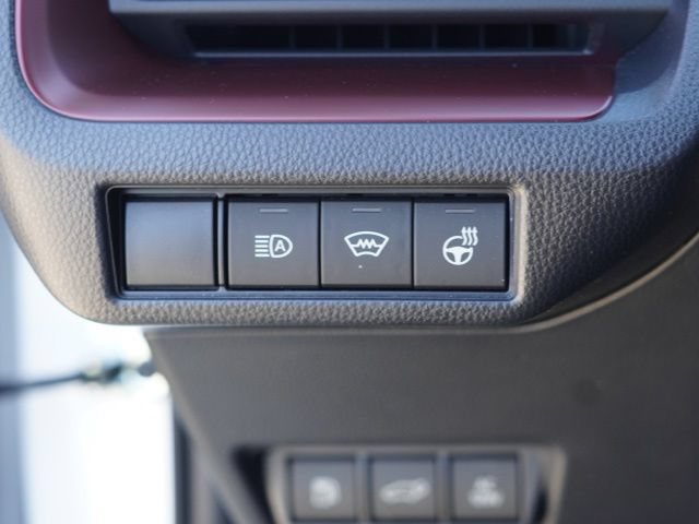 Used 2024 Toyota Prius Prime Premium FWD image 18