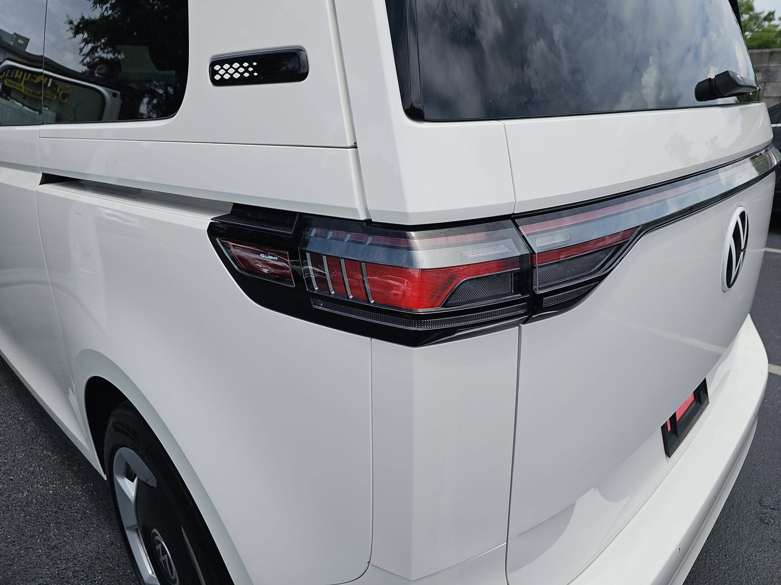 Used 2025 Volkswagen ID. Buzz Pro S RWD image 35