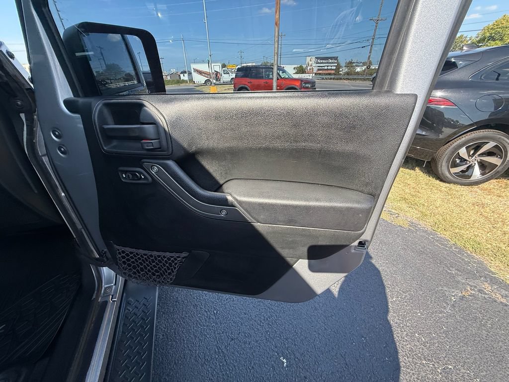 Used 2018 Jeep Wrangler Unlimited Sport S AWD/4WD image 22