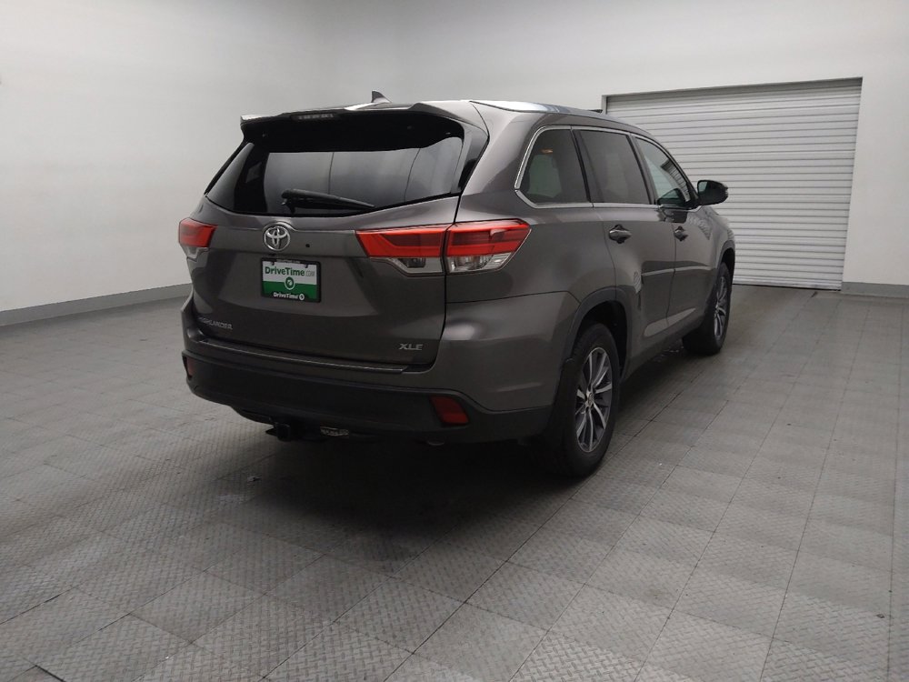 Used 2019 Toyota Highlander XLE FWD image 9