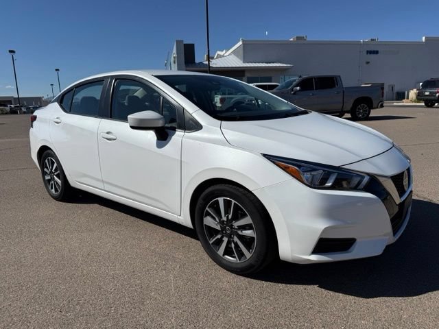 Used 2022 Nissan Versa SV FWD image 3
