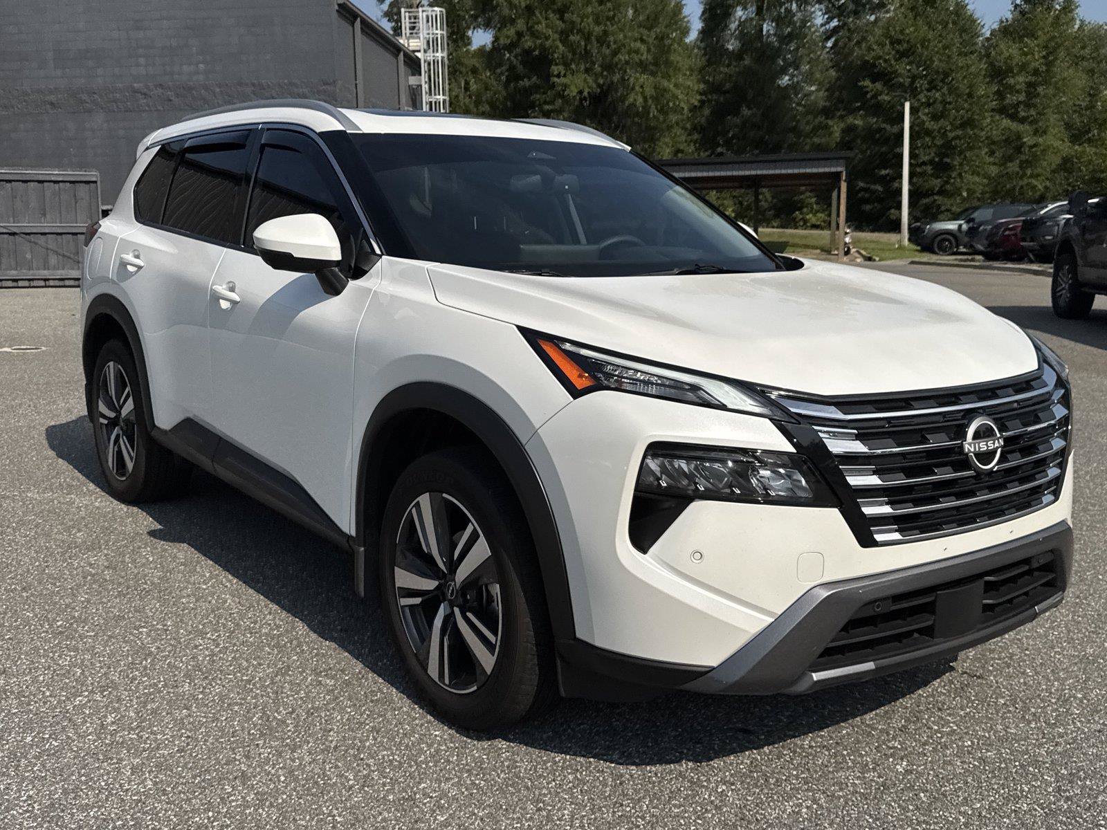 Used 2025 Nissan Rogue SL w/ SL Premium Package FWD image 1