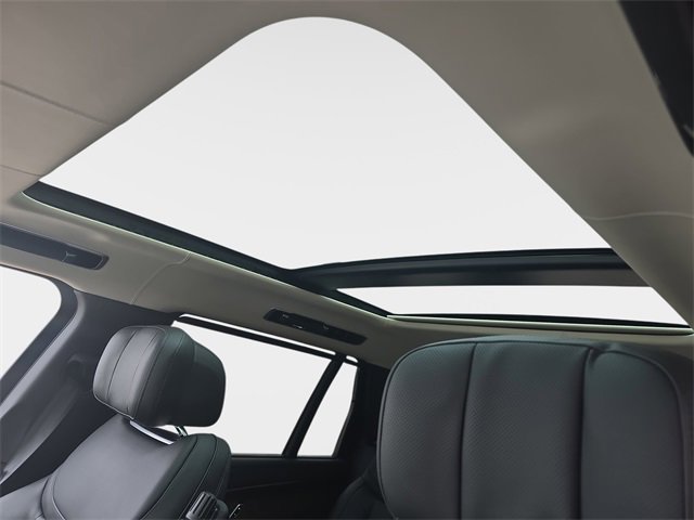 New 2026 Land Rover Range Rover Long Wheelbase Autobiography image 17