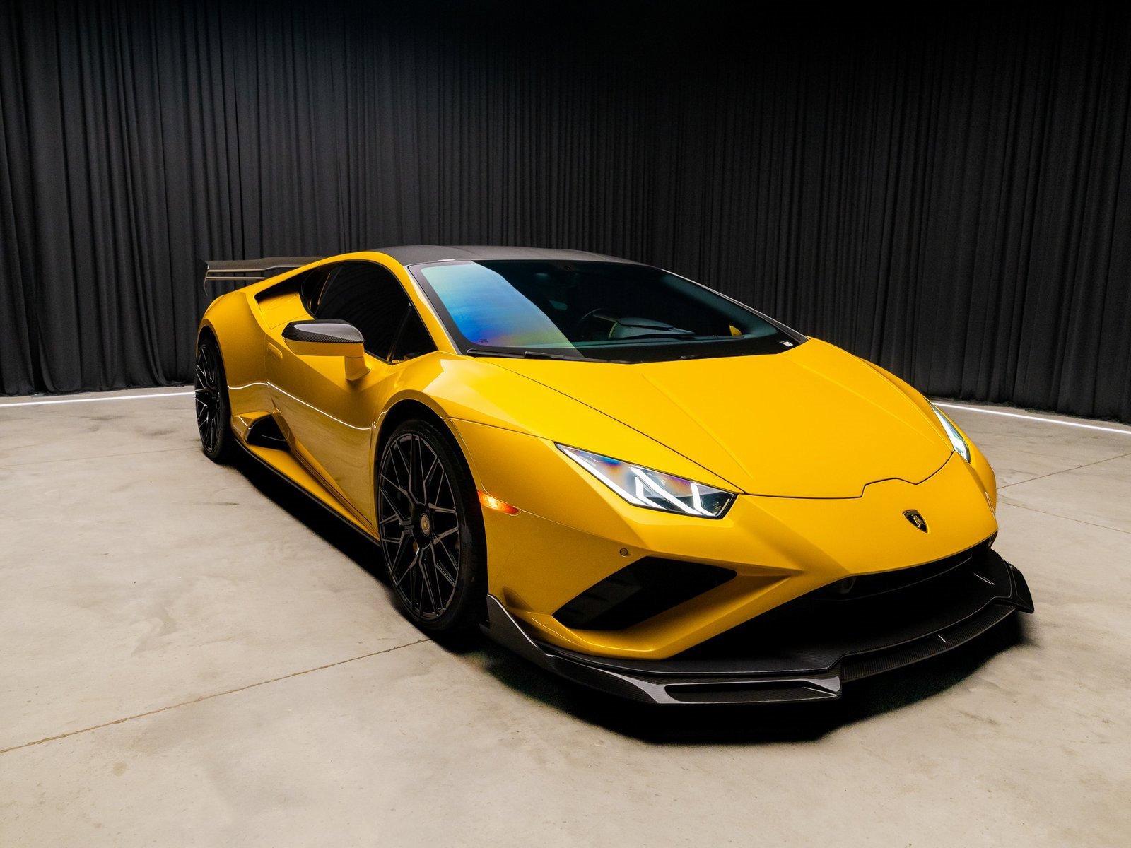 Used 2022 Lamborghini Huracan EVO image 9