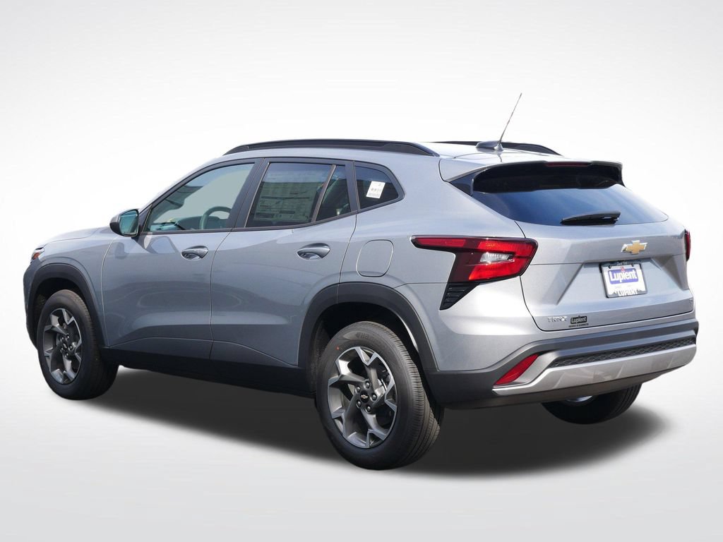 New 2026 Chevrolet Trax LT w/ Sunroof Package FWD image 9