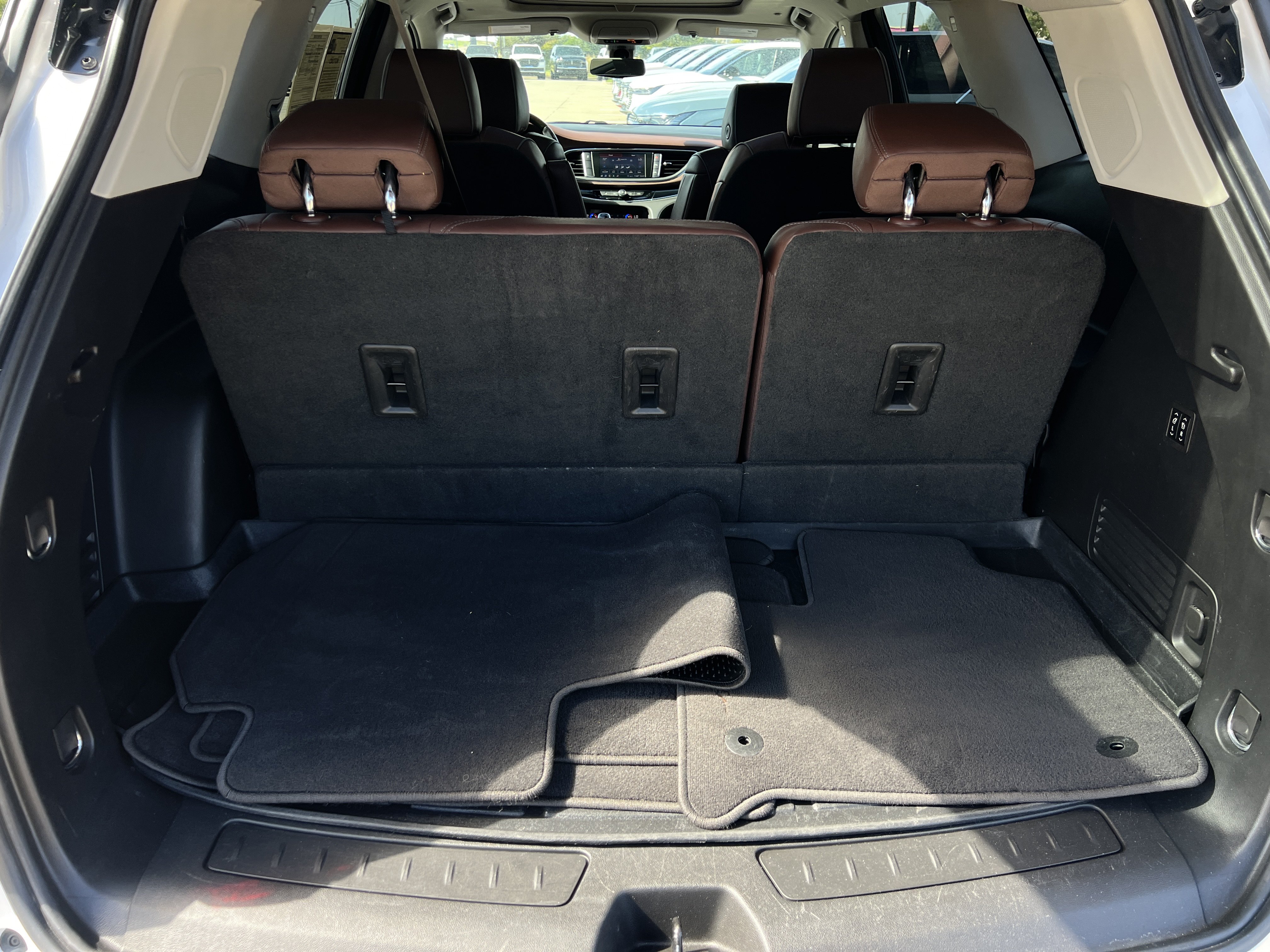 Used 2020 Buick Enclave Avenir FWD image 31