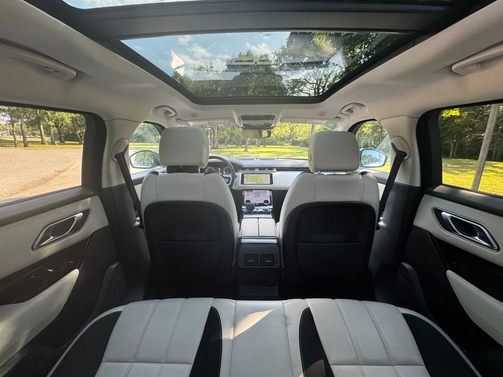 Used 2023 Land Rover Range Rover Velar R-Dynamic S image 43