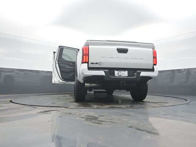 Used 2025 Toyota Tacoma TRD Off-Road AWD/4WD image 60