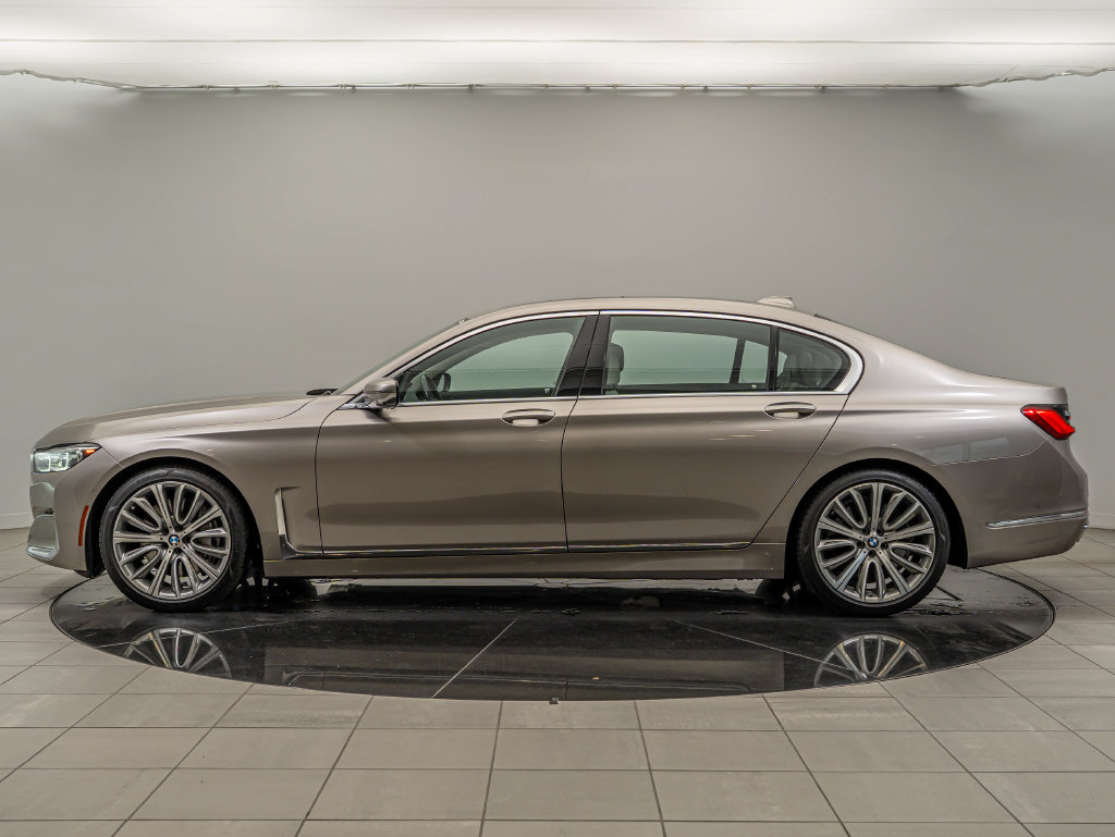 Used 2022 BMW 750i xDrive AWD/4WD image 8