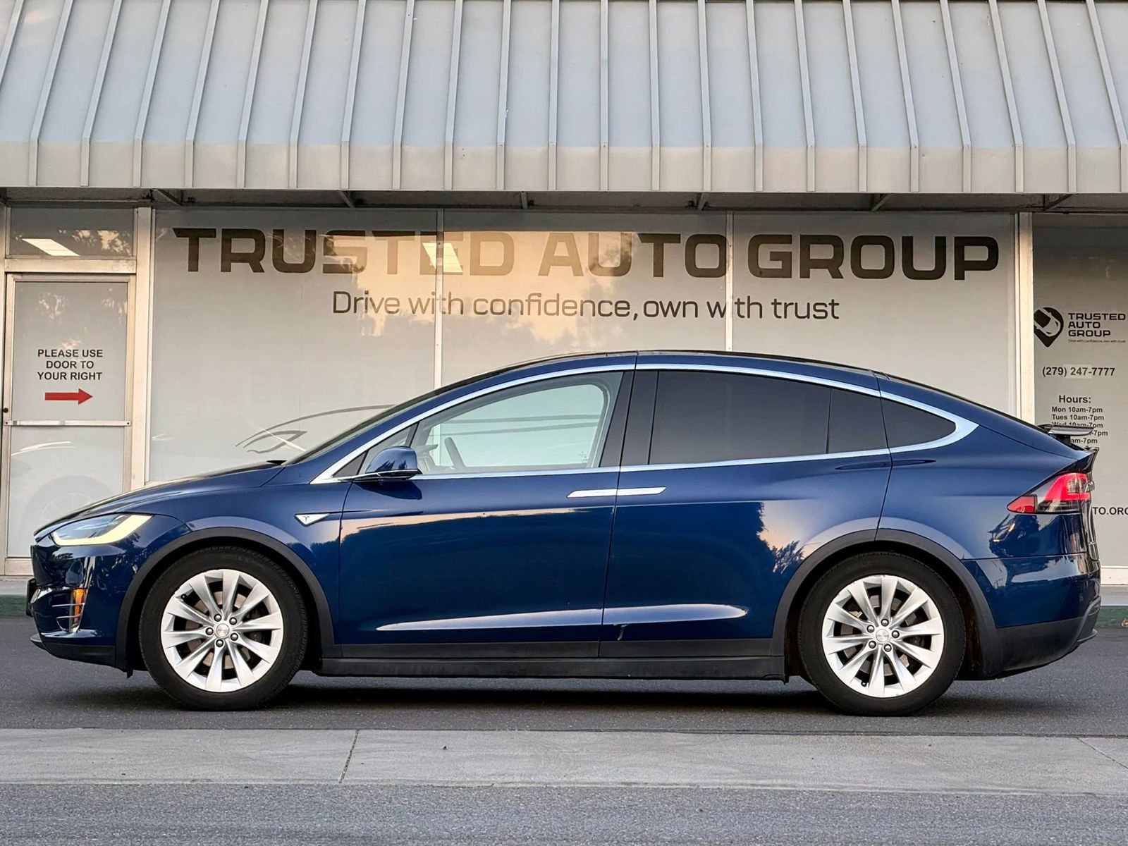 Used 2016 Tesla Model X 75D AWD/4WD image 6